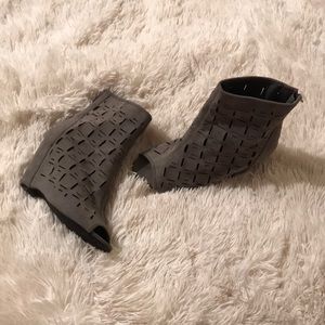 Qupid grey suede wedges